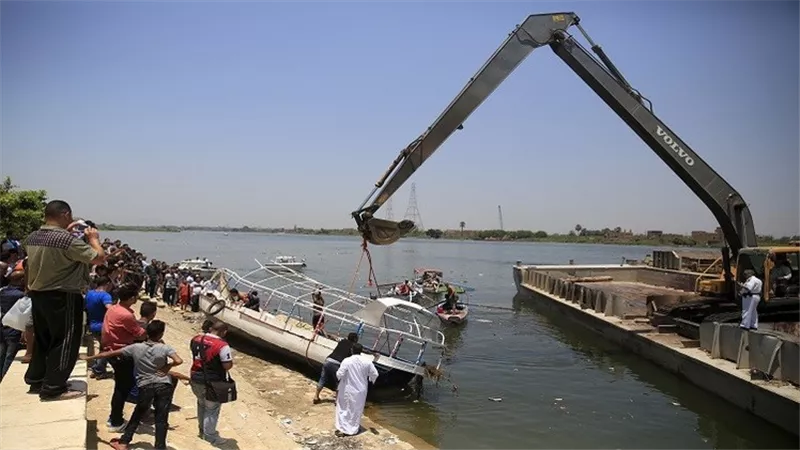 النيابة تباشر التحقيق في حادث غرق مركب مصر القديمة وتستعلم عن حالة المصابين