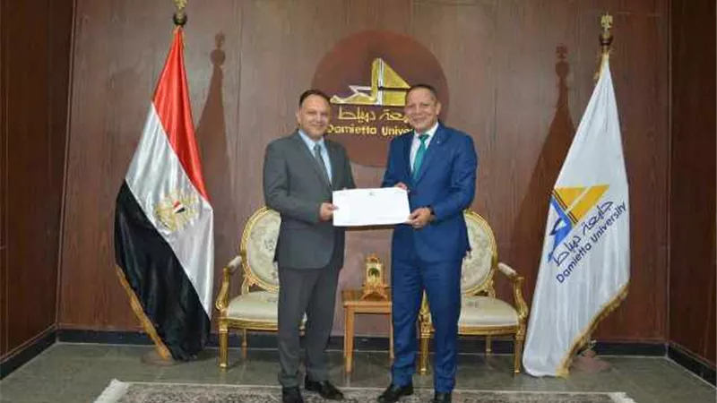 رئيس جامعة دمياط يكلف شهاب بالقيام بتسيير أعمال نائب رئيس الجامعة