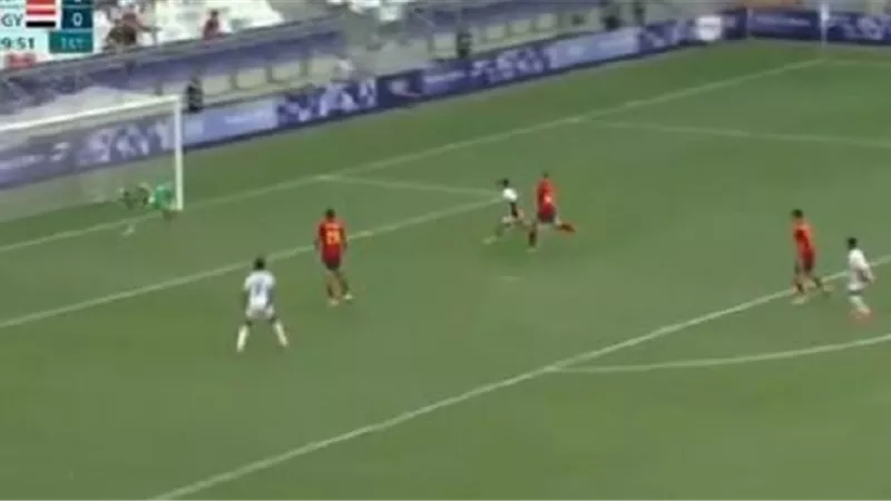 المنتخب الأولمبي يتقدم بهدف صاروخي أمام إسبانيا في الشوط الأول