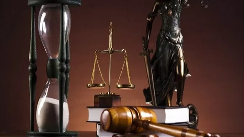 أهم القوانين والتشريعات التي تهم التاجر