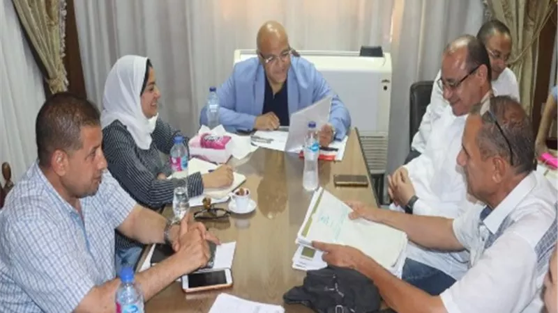 محافظ القليوبية: إجراء عملية جراحية لمواطن على نفقة التأمين الصحي