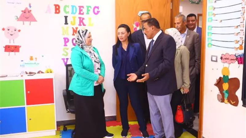 مايا مرسي و شعيب يتفقدان مجمع