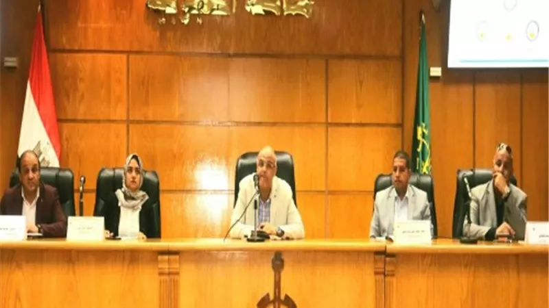 محافظ القليوبية يتابع معدلات تنفيذ المرحلة الأولى من مبادرة حياة كريمة