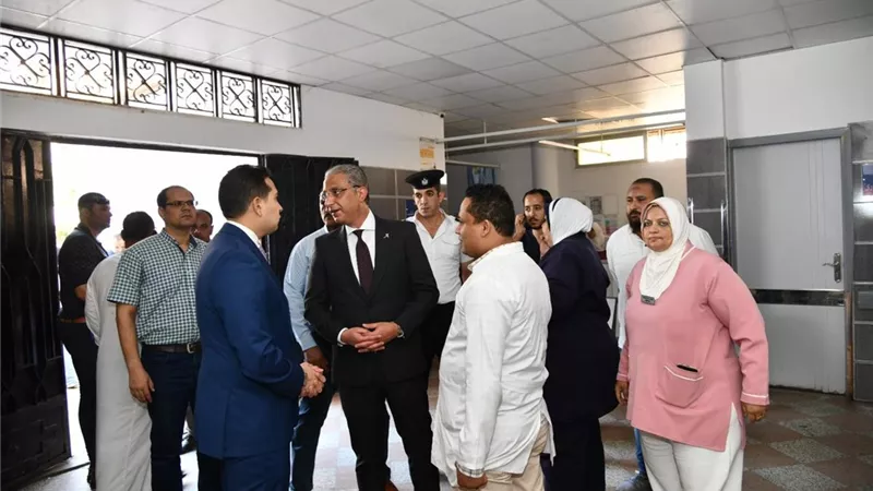 محافظ الفيوم .. يتفقد العمل بالمستشفى العام