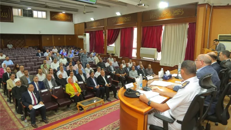 محافظ كفرالشيخ يترأس المجلس التنفيذى للمحافظة