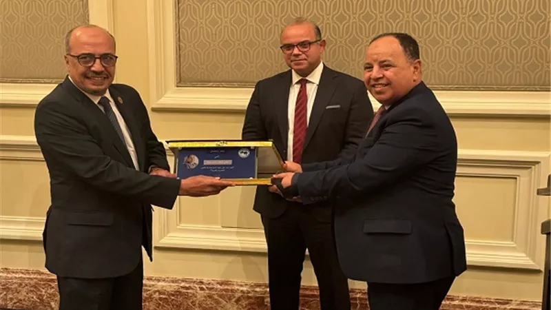 تكريم د.محمد معيط في الاتحادين المصري والعربي للتأمين والرقابة المالية