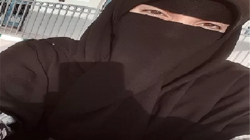 طب الاسنان لمريم .. وهدية والدها رحلة الي بيت الله الحرام