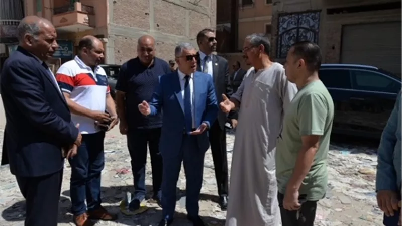 إزالة المخلفات والعشوائية بأرض الجمعيات بالاسماعيلية