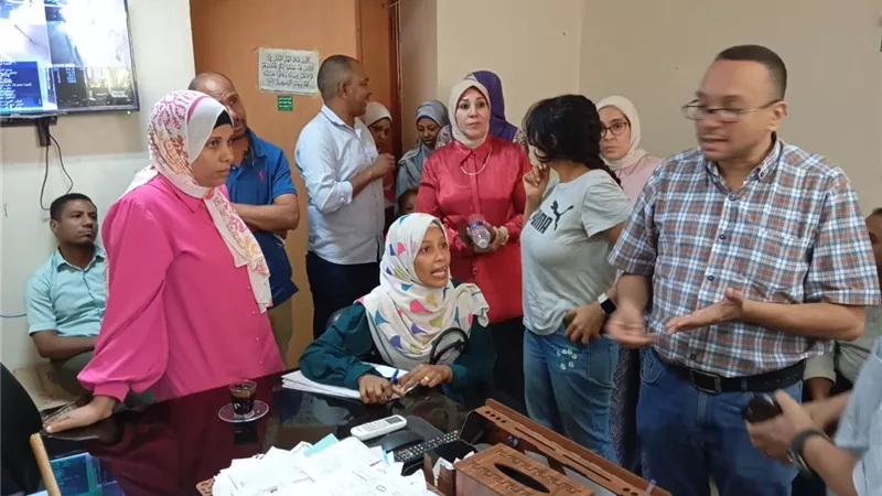 فريق الطب العلاجي يجري مروراً موسعاً علي مستشفي قوص المركزي