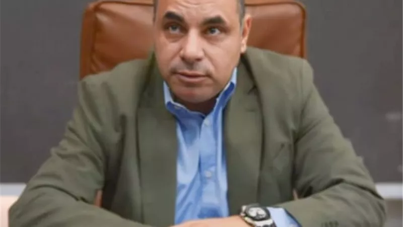 مستثمرى ومجلس أمناء بدر يطالبان وزير الكهرباء بحلول لتذبذب التيار
