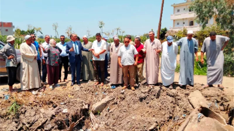 زراعة البحيرة تتابع تطهير مسقى البوص ووصول مياه الري للمزارعين