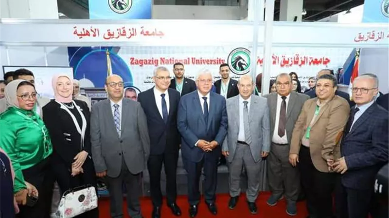 رئيس جامعة الزقازيق يشارك فى افتتاح معرض أخبار اليوم