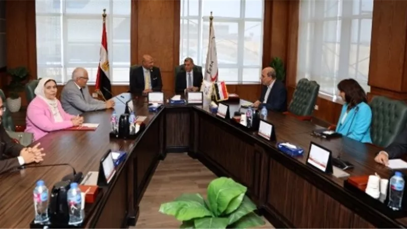 تفاصيل بروتوكول بين وكالة الفضاء وجامعة مصر التكنولوجية الدولية.. صور