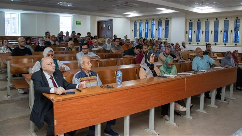 الجامعة المصرية الروسية تعقد محاضرات عن الإبداع فى البحث العلمى.. صور