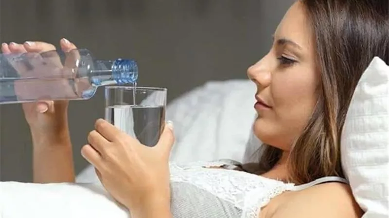 أهمية شرب الماء قبل النوم