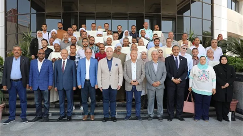 تسليم حوافز سندات الكربون على المزارعين ببنى سويف