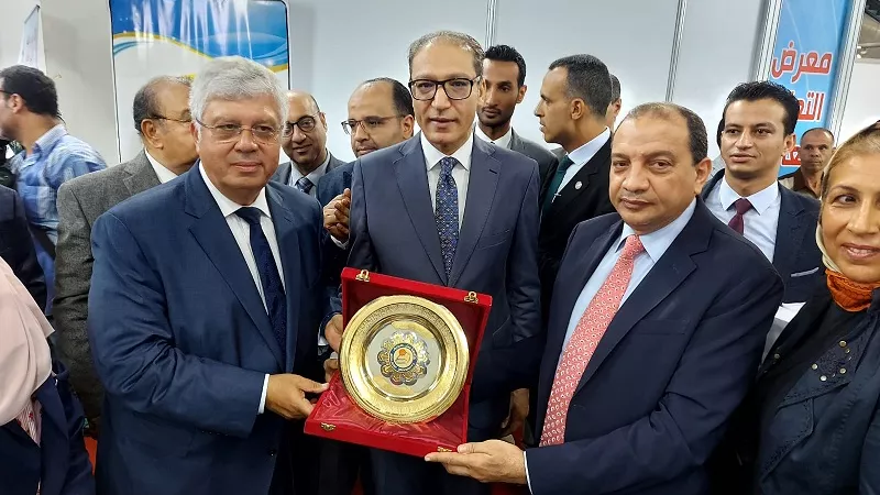 رئيس جامعة بني سويف يستقبل وزير التعليم العالى
