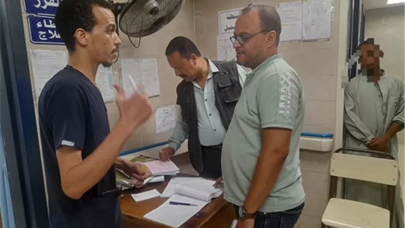 وكيل صحة اسيوط يحيل طبيبان ومشرفة تمريض بمستشفى ساحل سليم للتحقيق