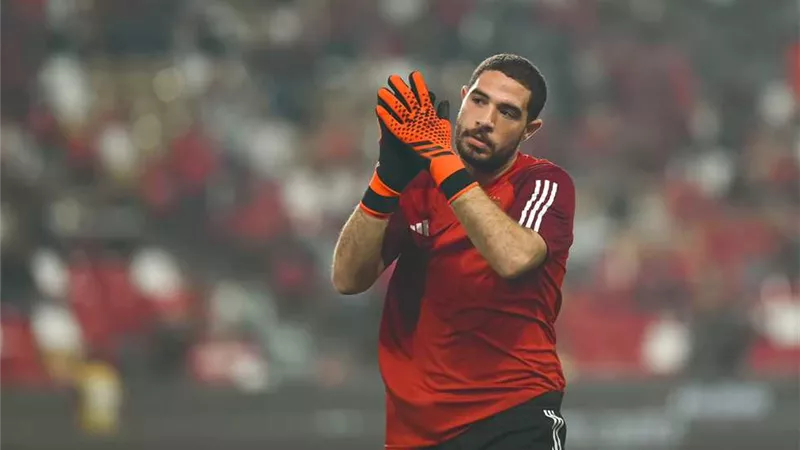 رسمياً..الأهلي يتلقي عرضاً من بتروجيت لضم حمزة علاء