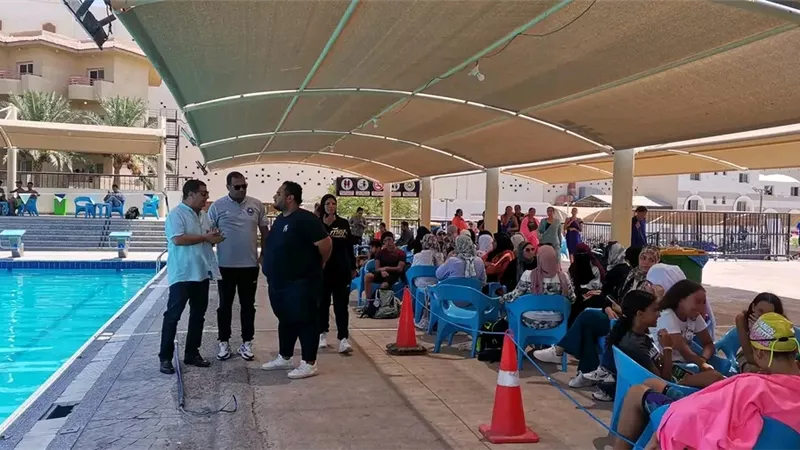 وكيل وزارة الشباب بالبحر الأحمر يشدد على تطبيق أكواد السلامة