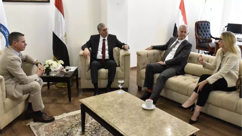 وزير البترول يبحث مع رئيس كابريكورن للطاقة موقف أعمالها لزيادة الإنتاج