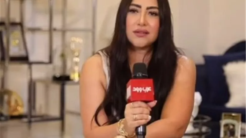 بوسي لـ شيرين عبد الوهاب: بعشق صوتك ومحتاجينك ترجعي شيرين بتاعة زمان