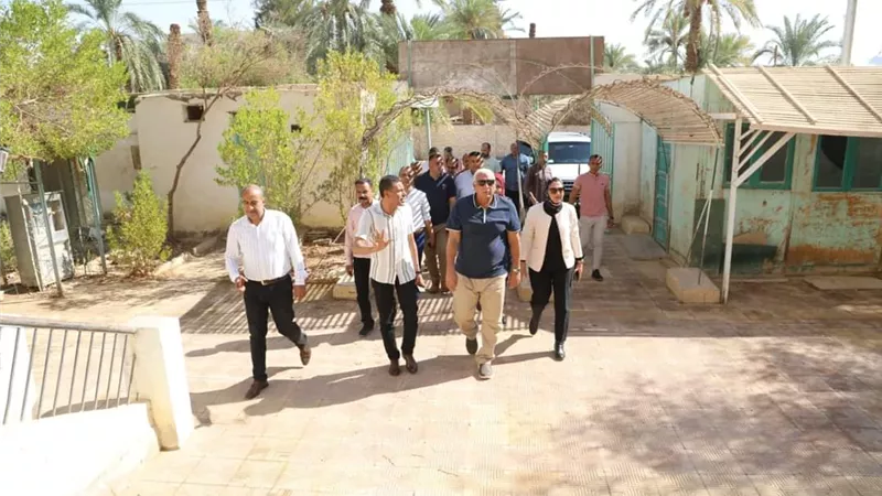 الزملـوط يبحث تحويل منشآت حكومية إلى احد المعاهد التكنولوجية