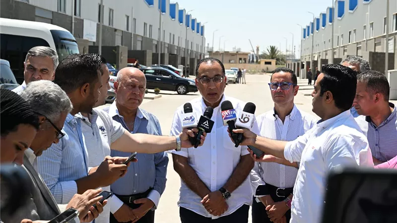 مدبولى: تشجيع الصناعة الوطنية والقطاع الخاص للتوسع فى المشروعات