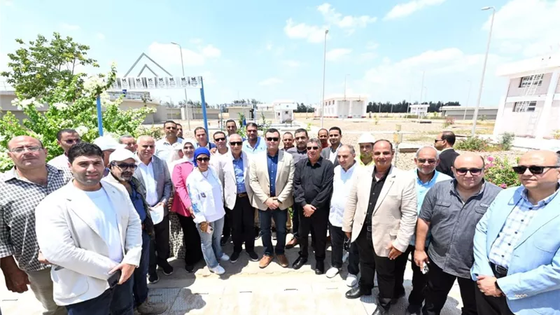 وزير الإسكان يتفقد وحدات 