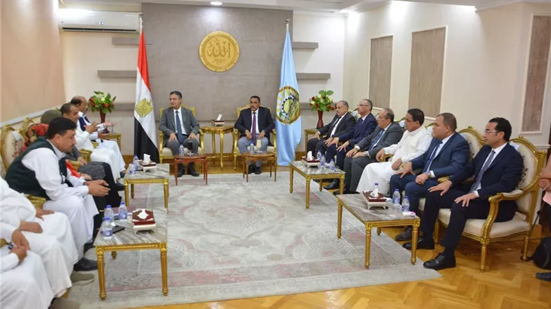 وزير التموين يوجه بتوفير الخبز للمصطافين في مطروح