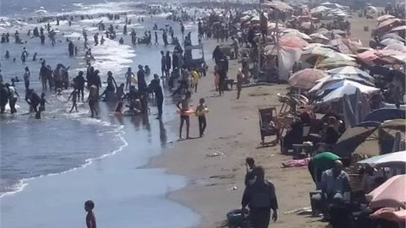 شاطيء دمياط الجديدة يواصل إستقبال رواده خلال موسم صيف ٢٠٢٤