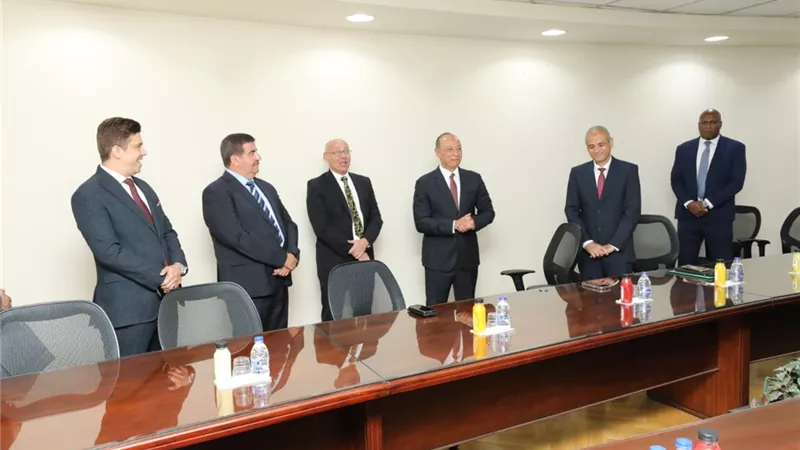 إستلام مشروع تدريب الكشافين الأمنيين بمطارات مصر