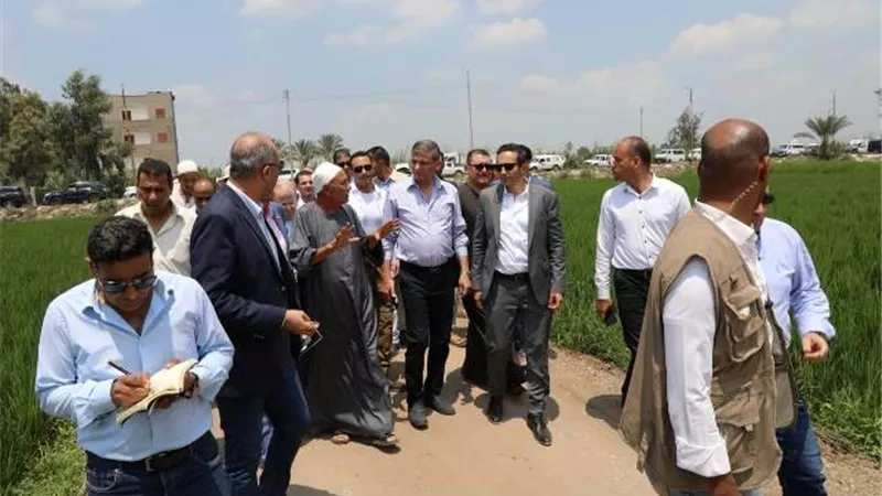 وزير الزراعة يتفقد حقول دمنهور لنظم الري الحديث بالطاقة الشمسية