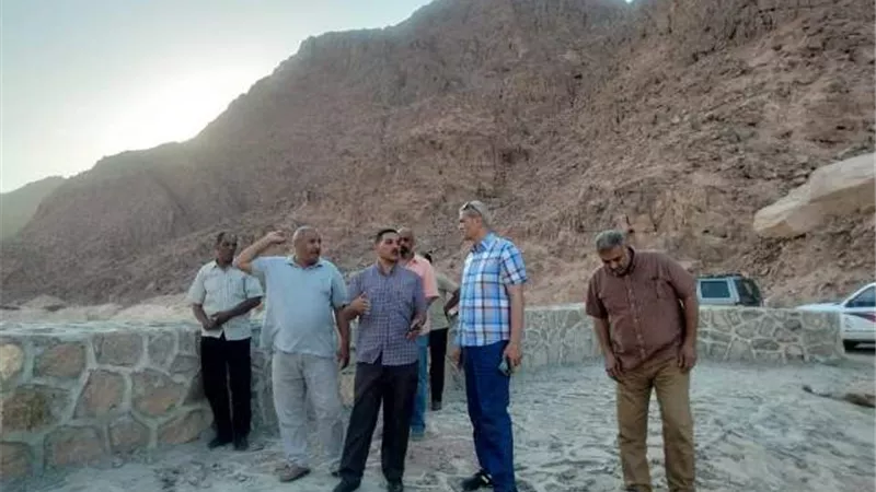 رئيس مدينة سفاجا يتفقد السدود والبحيرات مع اقتراب موسم الامطار