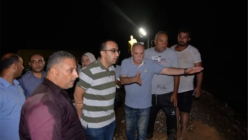 الإسماعيلية تتعامل مع انهيار جسر ترعة في وادي الملاك ..صور