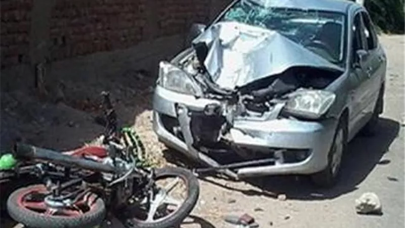 إصابة 5 في تصادم سيارة بدراجة نارية بالوادي الجديد