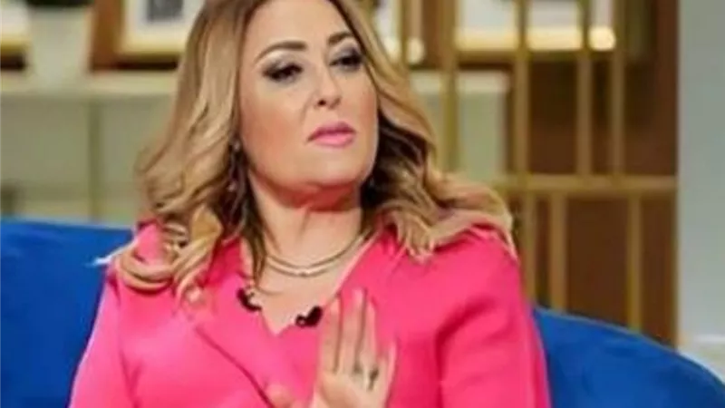 نهال عنبر تخضع لعملية جراحية في كتفها الأيمن