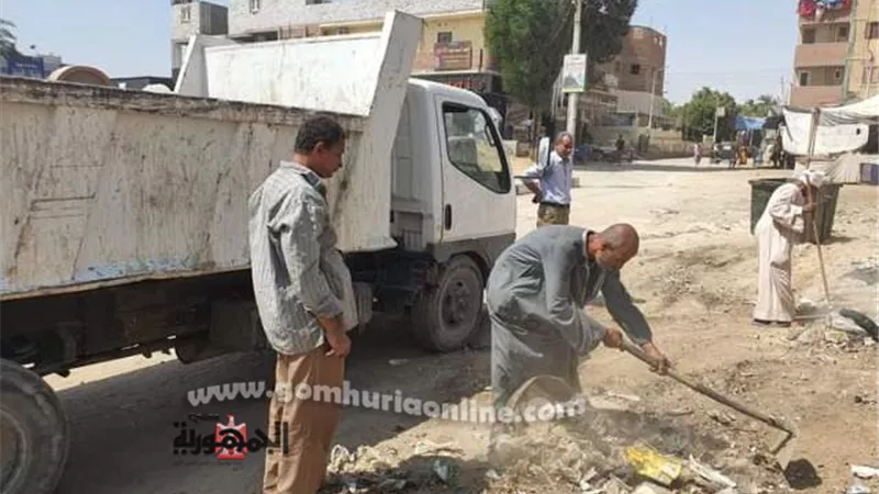 حملات نظافة لتمهيد وتسوية الطرق ورفع المخلفات والقمامة بسوهاج