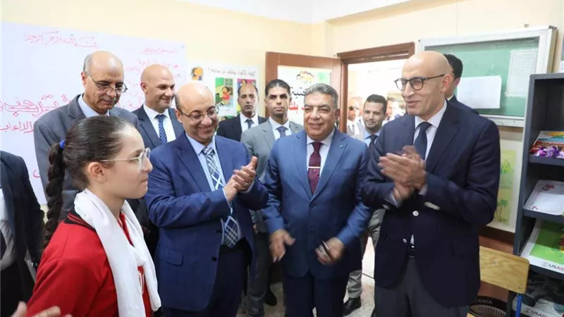 وزير التعليم ومحافظ الدقهلية يتفقدان مدرسة 