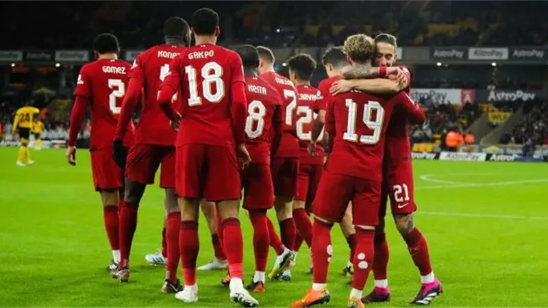 ليفربول يحسم موقفه من رحيل لاعبه إلى سالزبورج النمساوي