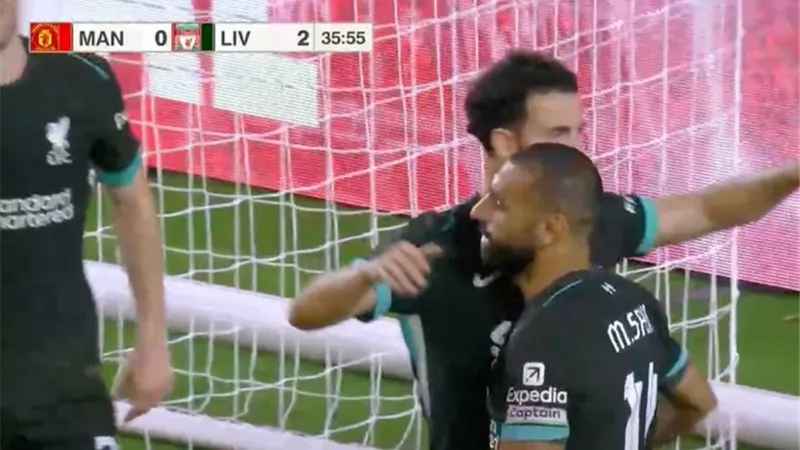 ليفربول ضد مانشستر يونايتد.. صلاح يصنع وجونز يسجل الثاني .. فيديو