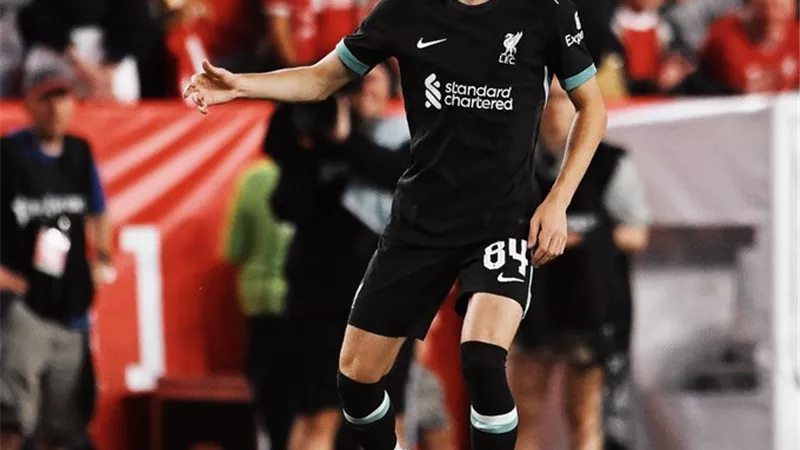 ليفربول يتقدم على مانشستر يونايتد بهدفين نظيفين في الشوط الأول