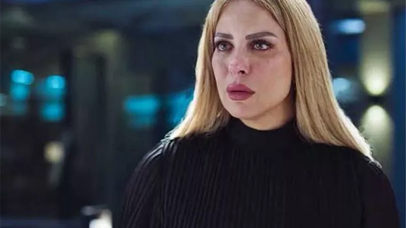 الفنانة تتقدم بالعزاء للمنتج تامر مرسي ولأسرة 
