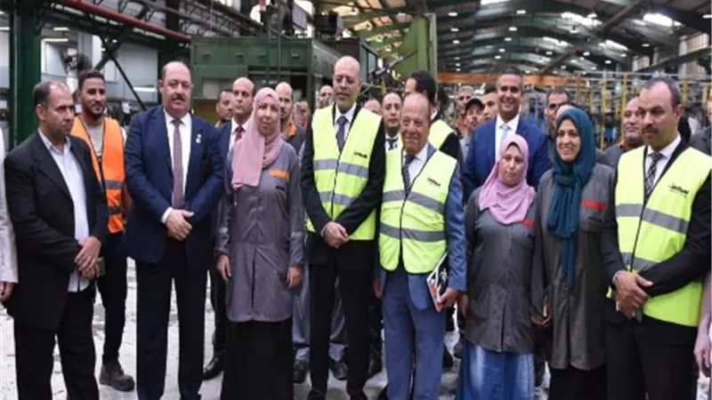 جبران: توفير فرص عمل في شركة لإنتاج السيراميك بالعاشر من رمضان