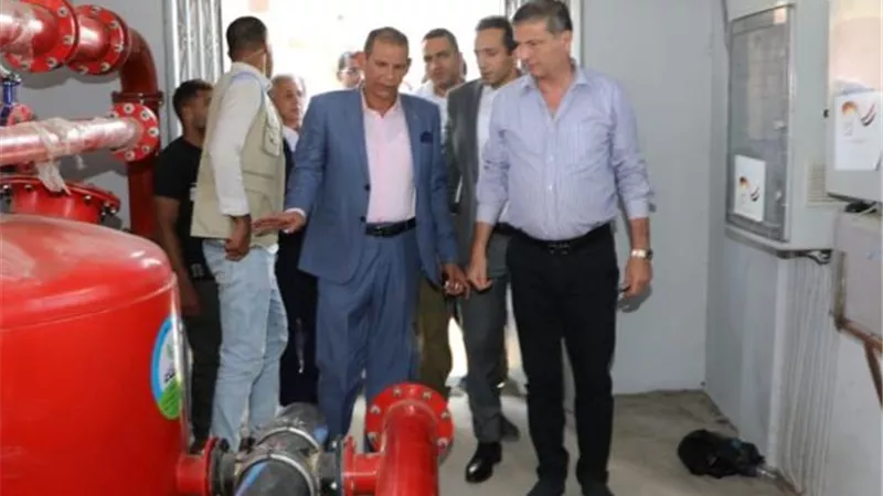 وزير الزراعة يتفقد في دمنهور حقول إرشادية لنظم الري الحديث