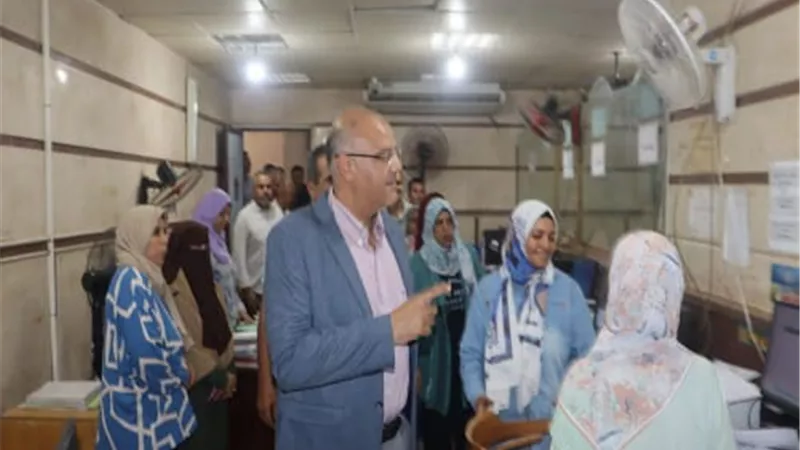 محافظ القليوبية يوجه بحسن معاملة الجمهور بالمركز التكنولوجي لخدمة المواطنين