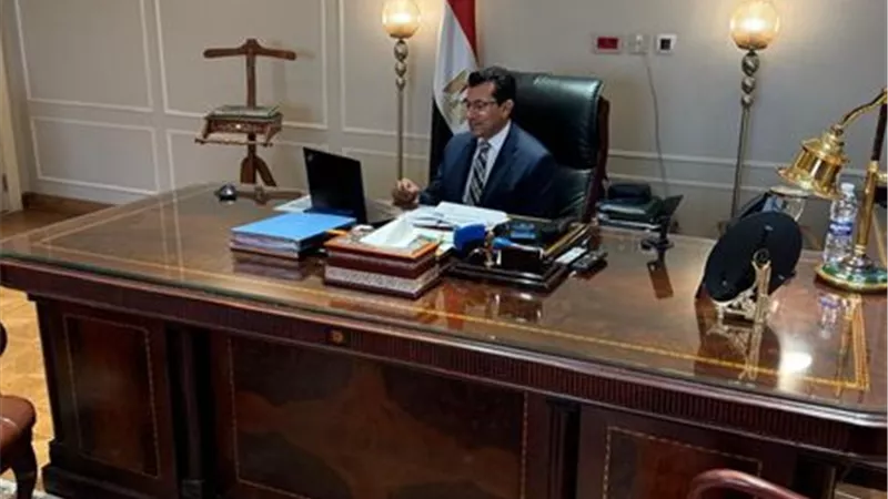 وزير الشباب يؤازر اللاعبين البارالمبيين المؤهلين إلى باريس ٢٠٢٤