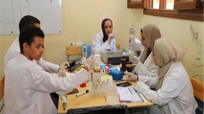 صيدلة عين شمس تطلق قافلة طبية لاهالي حي عين شمس الشرقية