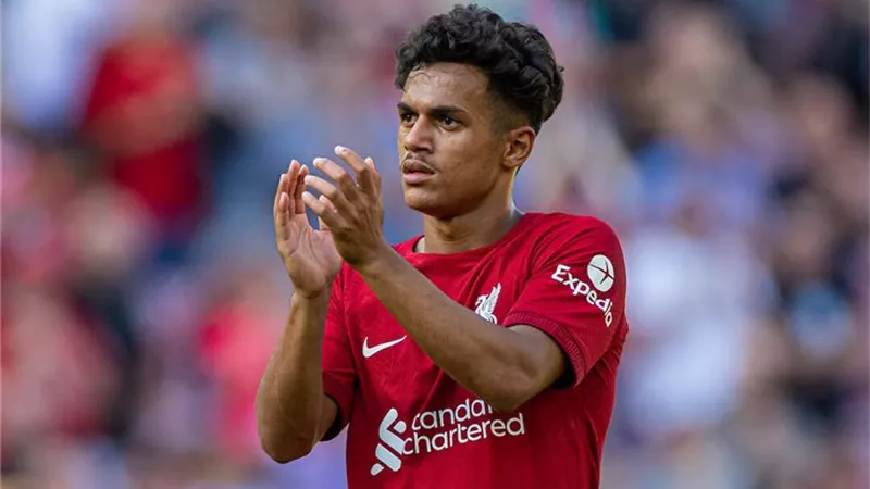 ليفربول يحسم موقفه من رحيل كارفاليو الى ساوثهامبتون