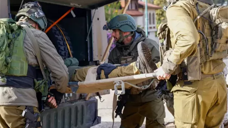 جيش الاحتلال يعلن إصابة ضابط وجندي بسبب مُسيرات حزب الله